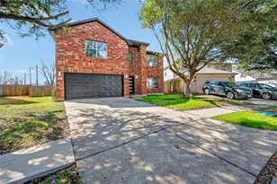 7803 Blackbird Ln, Baytown, TX 77523 - Photo 6
