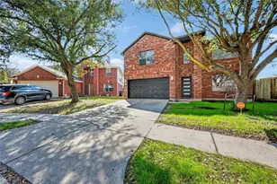 7803 Blackbird Ln, Baytown, TX 77523 - Photo 4