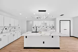 7803 Blackbird Ln, Baytown, TX 77523 - Photo 16