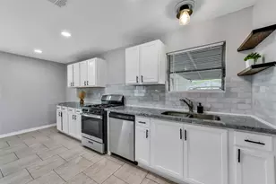 822 Dutch St, Deer Park, TX 77536 - Photo 10
