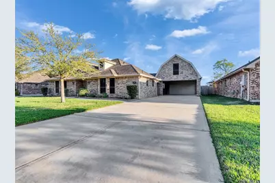 2011 Amado Lane, League City, TX 77573 - Photo 2