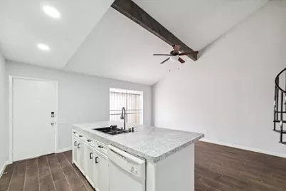 8628 Maplecrest Drive, Houston, TX 77099 - Photo 4