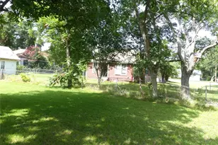 408 N Meyer St, Sealy, TX 77474 - Photo 6