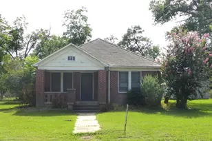 408 N Meyer St, Sealy, TX 77474 - Photo 1
