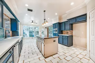 2111 Riverside Dr, League City, TX 77573 - Photo 10