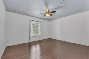 2111 Riverside Dr, League City, TX 77573 - Photo 20