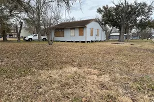 621 S Iowa, La Porte, TX 77571 - Photo 2