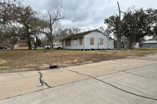 621 S Iowa, La Porte, TX 77571 - Photo 4