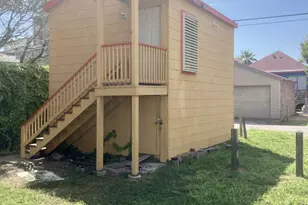 1907 O 1/2, Galveston, TX 77550 - Photo 1