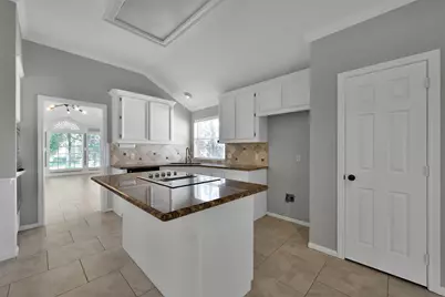 129 Dawn's Edge, Conroe, TX 77356 - Photo 10