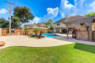 1016 Applewood Dr, Friendswood, TX 77546 - Photo 32