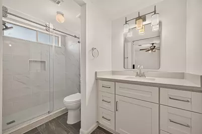 11819 S Evelyn Circle, Houston, TX 77071 - Photo 28