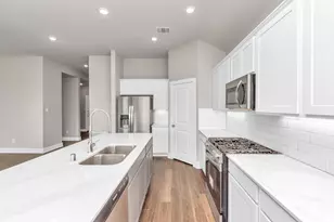 10526 Moon Vly Ln, Rosharon, TX 77583 - Photo 4