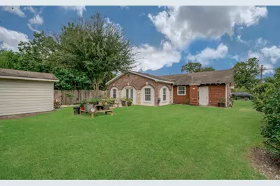 8002 Carolwood Drive, Houston, TX 77028 - Photo 38