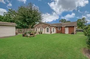 8002 Carolwood Dr, Houston, TX 77028 - Photo 38