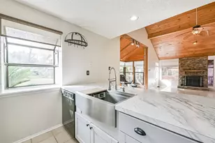 200 Fountain Lake W, Livingston, TX 77351 - Photo 12