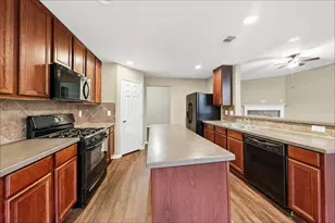 22722 Canyonback Ct, Spring, TX 77373 - Photo 2