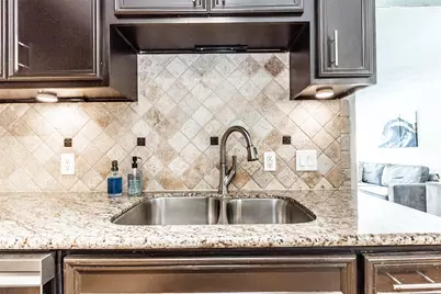 11 10th Avenue N, Texas City, TX 77590 - Photo 16