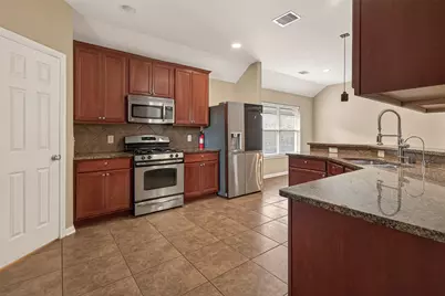 2756 Villa Bella Court, League City, TX 77573 - Photo 14