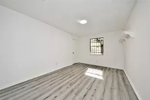 3727 Prudence Dr, Houston, TX 77045 - Photo 10