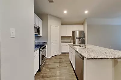 7139 St Kitts Drive, Conroe, TX 77304 - Photo 6