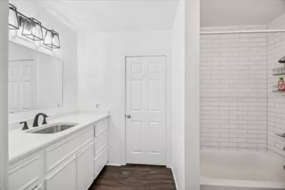 605 N Meyer Street, Sealy, TX 77474 - Photo 12