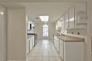 6363 French Chateau Dr, Houston, TX 77088 - Photo 4