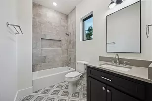 431 W 30th St, Houston, TX 77018 - Photo 34