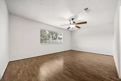 8306 Bee Meadow Lane, Houston, TX 77489 - Photo 8