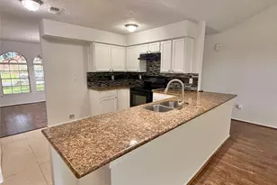 8306 Bee Meadow Ln, Houston, TX 77489 - Photo 6