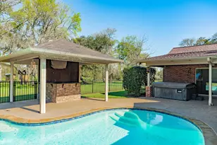 555 County Rd 502A, Sweeny, TX 77480 - Photo 26