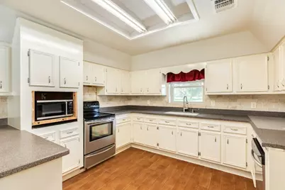 555 County Road 502A, Sweeny, TX 77480 - Photo 8