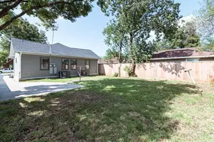 1919 Lombardy St, Houston, TX 77023 - Photo 16