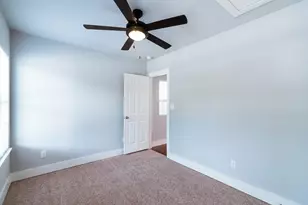 1919 Lombardy St, Houston, TX 77023 - Photo 12