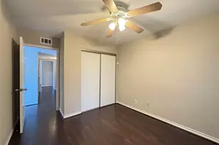 8020 Braesmain Dr, Houston, TX 77025 - Photo 18