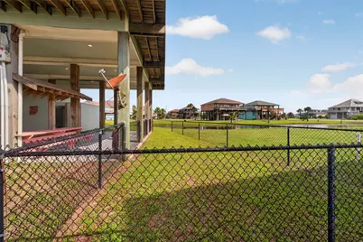 844 Eastview, Crystal Beach, TX 77650 - Photo 36