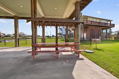 844 Eastview, Crystal Beach, TX 77650 - Photo 34
