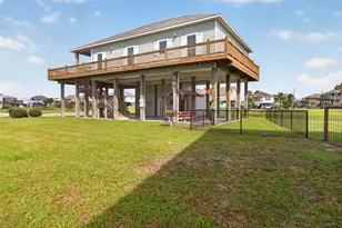 844 Eastview, Crystal Beach, TX 77650 - Photo 38
