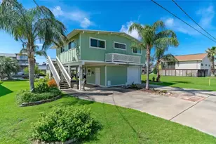 22201 Matagorda Dr, Galveston, TX 77554 - Photo 2