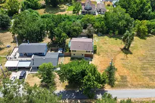 190 White Oak Cir, Point Blank, TX 77364 - Photo 2