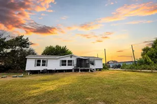 1722 Dolores St, Rosharon, TX 77583 - Photo 1