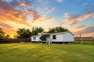 1722 Dolores St, Rosharon, TX 77583 - Photo 2