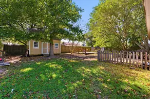 4014 Pin Oak Dr, Mont Belvieu, TX 77523 - Photo 10