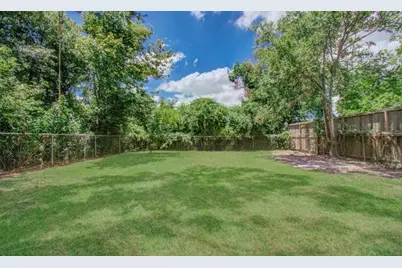 1007 San Jacinto St, Highlands, TX 77562 - Photo 4