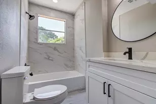 1007 San Jacinto St, Highlands, TX 77562 - Photo 12