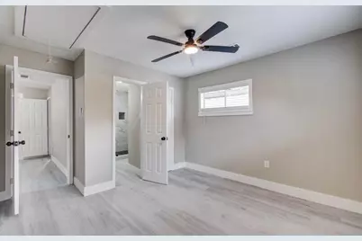 1007 San Jacinto St, Highlands, TX 77562 - Photo 10