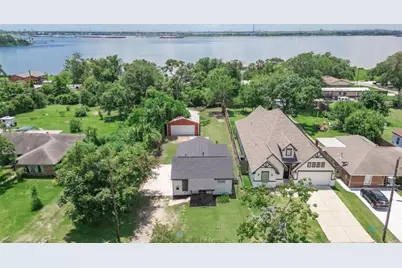 1007 San Jacinto St, Highlands, TX 77562 - Photo 14