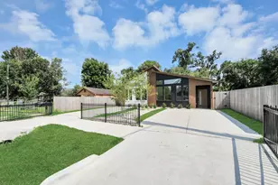 8109 Hamlet St, Houston, TX 77078 - Photo 6