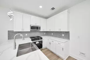 8109 Hamlet St, Houston, TX 77078 - Photo 18