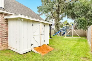 213 N Amherst Dr, West Columbia, TX 77486 - Photo 34